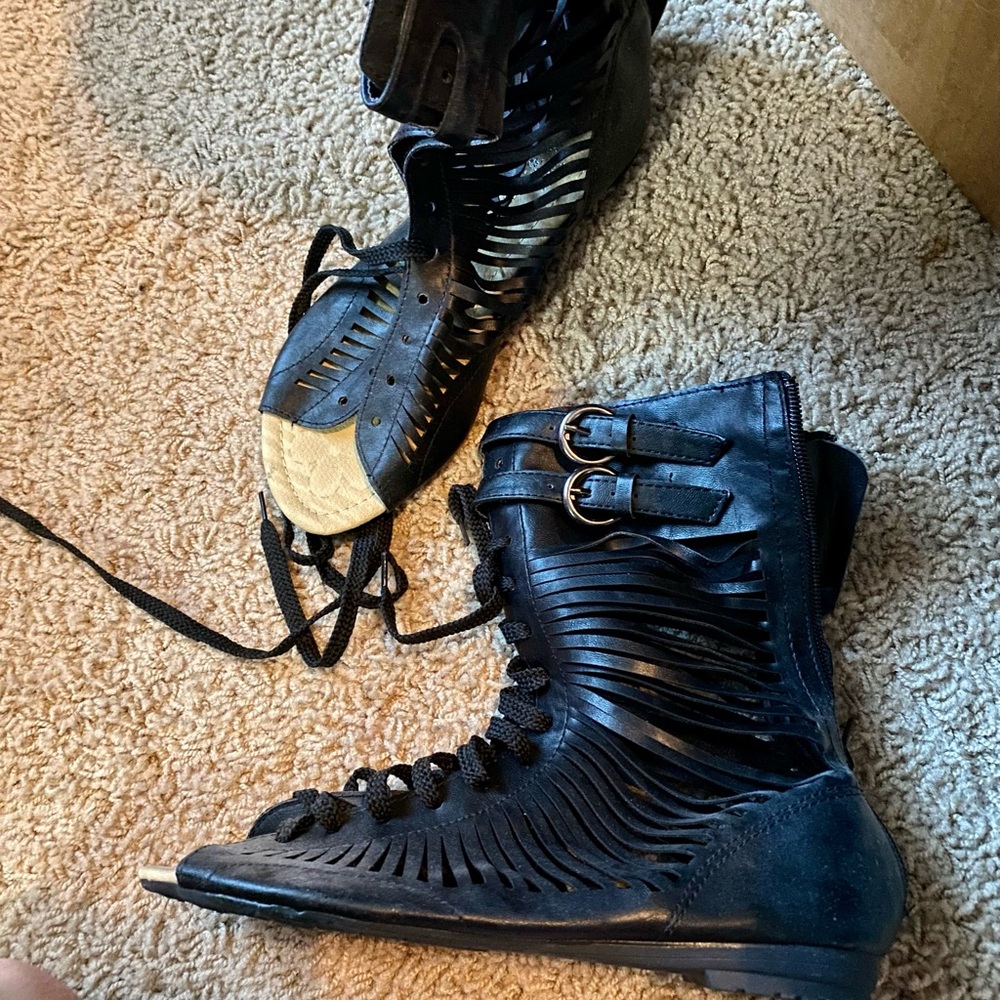 Sandals size 7